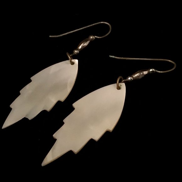 Vintage Art Deco Fan Mother of Pearl MOP Dangle Earrings (Pierced), Hand Carved - Picture 3 of 3